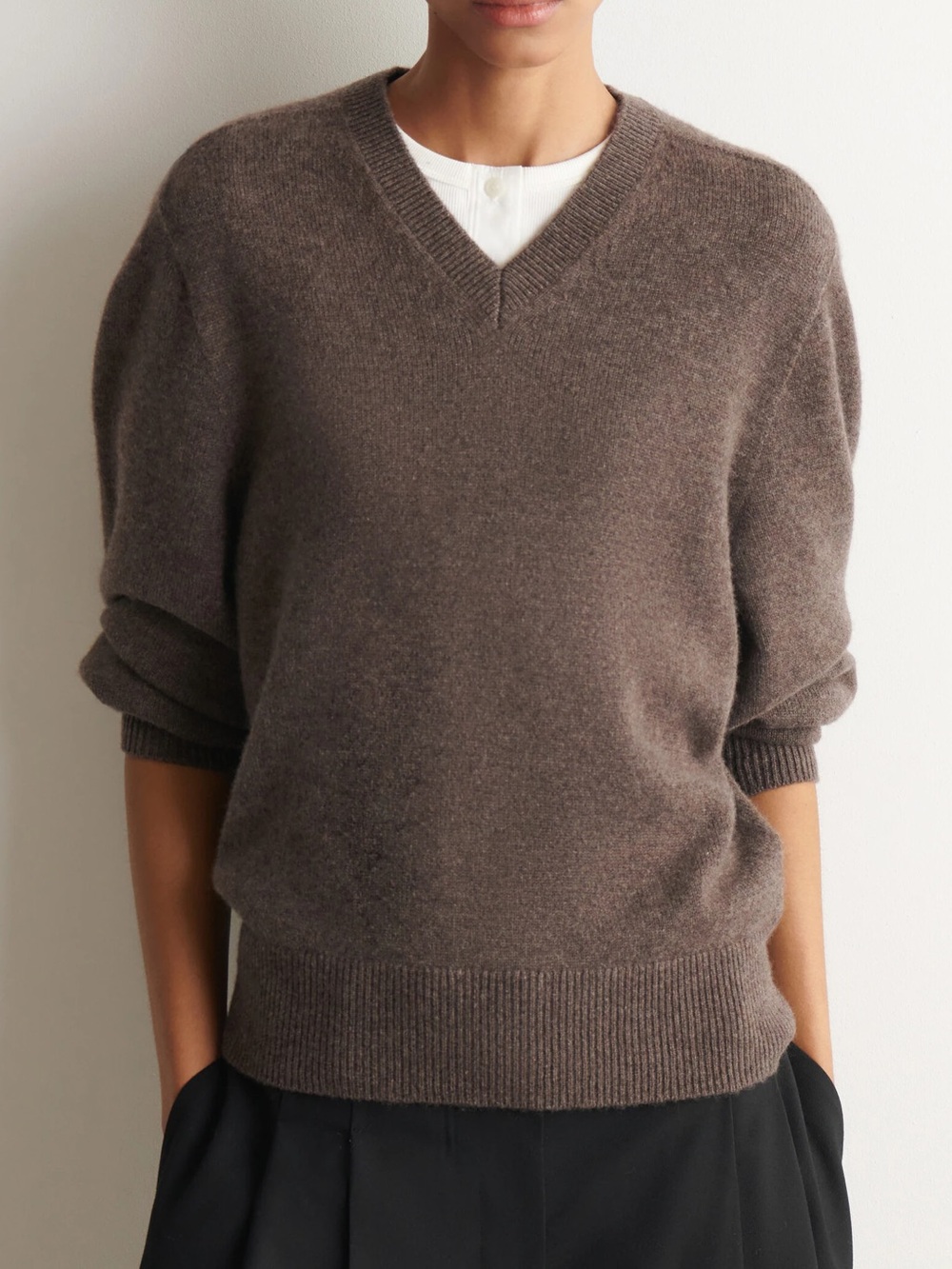 100% cashmere brown V-neck sweater by Jason Wu